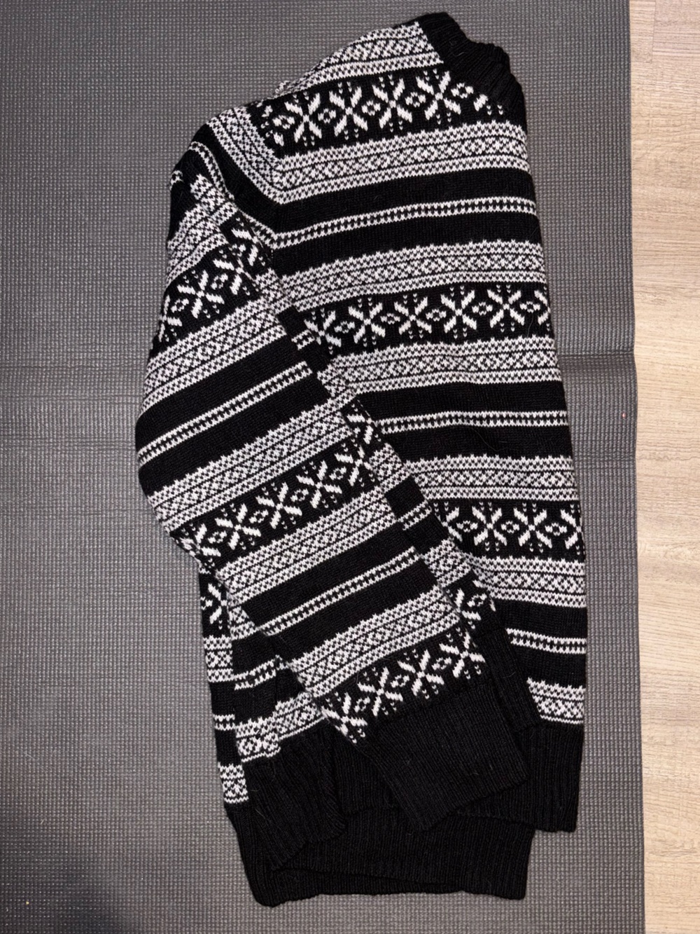 Patterned Knit Sweater - Picture 2 of 3
